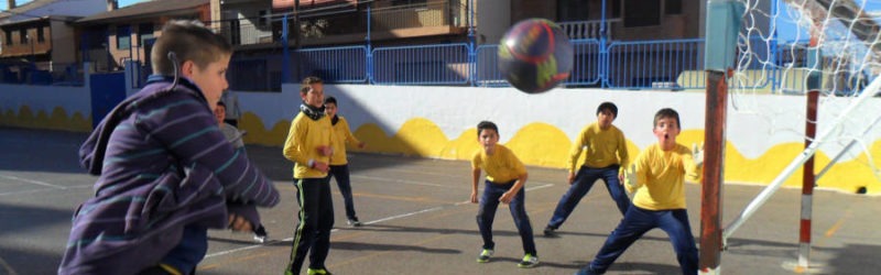 niños haciendo deporte